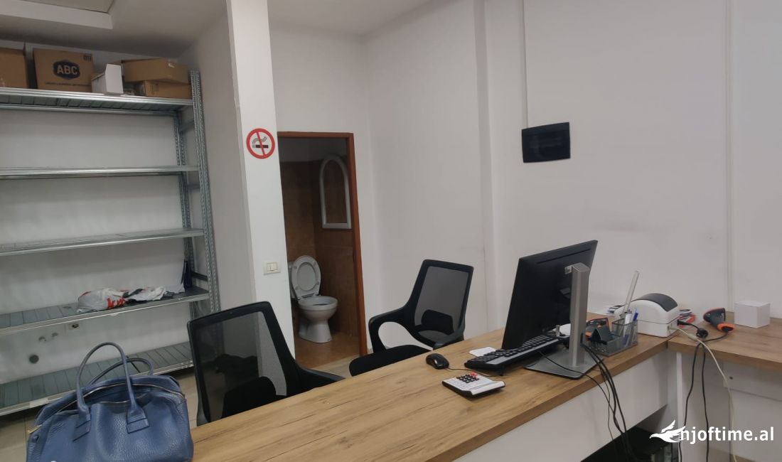 dyqan me qera 94m2 📍Rruga Petro Korcari , Vasil Shanto