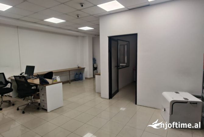 Business Property for Rent 1+1 in Tirana - 80,000 Leke