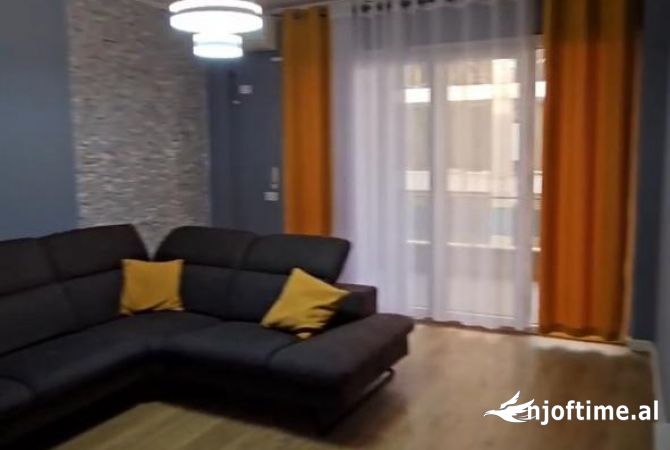 shitet apartament 3+1 Kopshti zologjik 