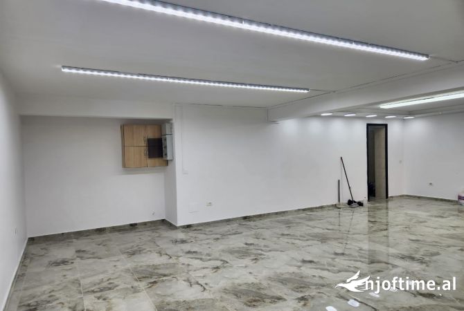 Ambjent me qera ne bllok