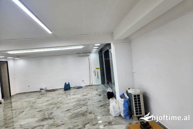 Ambjent me qera ne bllok