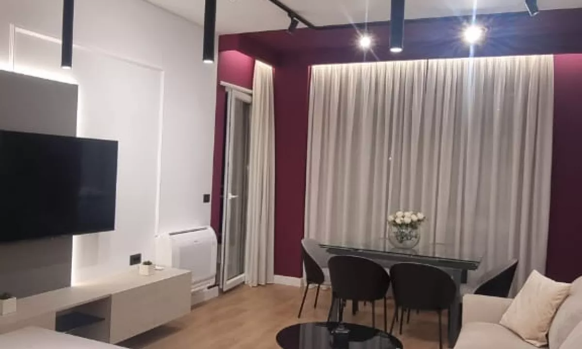 Shtepi me qera Apartament ne Tirane, 2+1, Mobilimi E mobiluar, Pagesa 850  Euro.