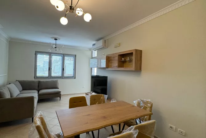 Shtepi me qera Apartament ne Tirane, 2+1, Mobilimi E mobiluar, Pagesa 550  Euro.
