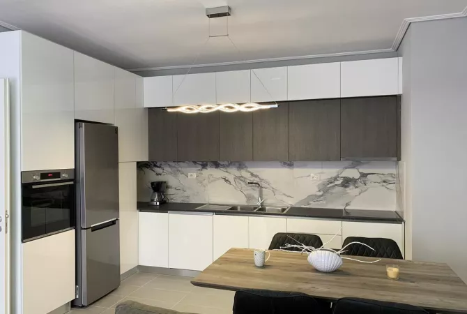 Qera apartament 2+1 tek Liqeni i thate