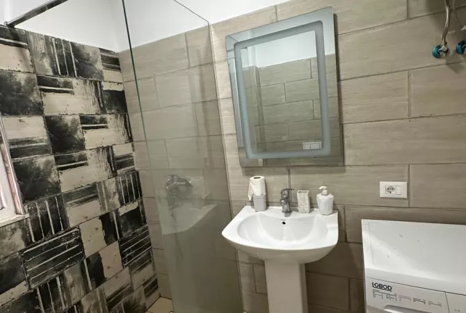 Shtepi me qera Apartament ne Tirane, 1+1, Mobilimi E mobiluar, Pagesa 500  Euro.