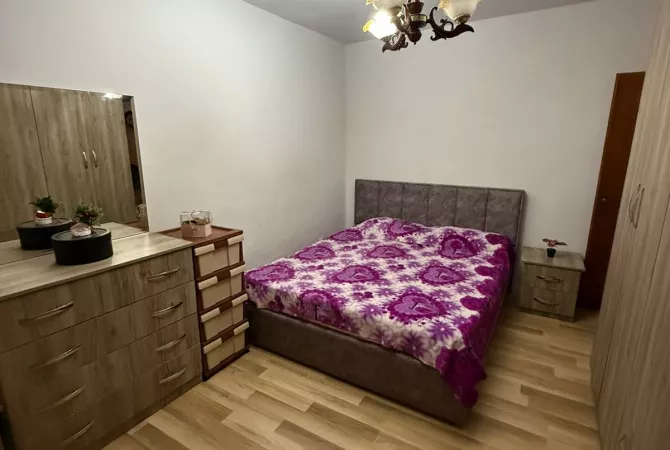 Shtepi me qera Apartament ne Tirane, 1+1, Mobilimi E mobiluar, Pagesa 50,000  Leke.