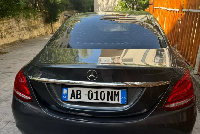 Auto in Vendita a Tirana, Mercedes-Benz, 2017 Diesel,Kambio Automatik Pagamento 15,000  Euro.