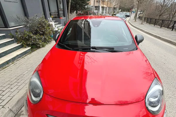 Makina ne shitje ne Tirane - 10,800 Euro