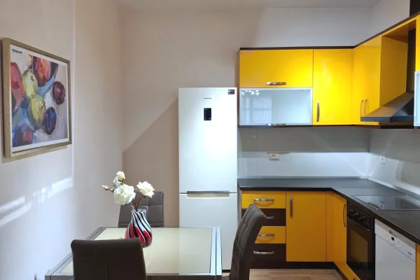 Shtepi me qera Apartament ne Tirane, 2+1, Mobilimi E mobiluar, Pagesa 700  Euro.