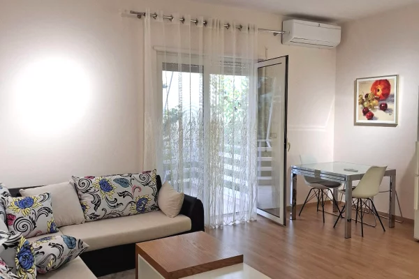 Shtepi me qera Apartament ne Tirane, 2+1, Mobilimi E mobiluar, Pagesa 800  Euro.