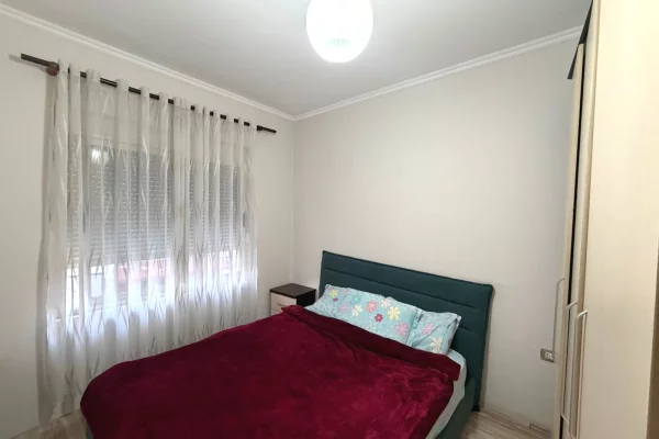 Shtepi ne shitje Apartament ne Tirane, 1+1, Mobilimi E mobiluar, Pagesa 130,000  Euro.