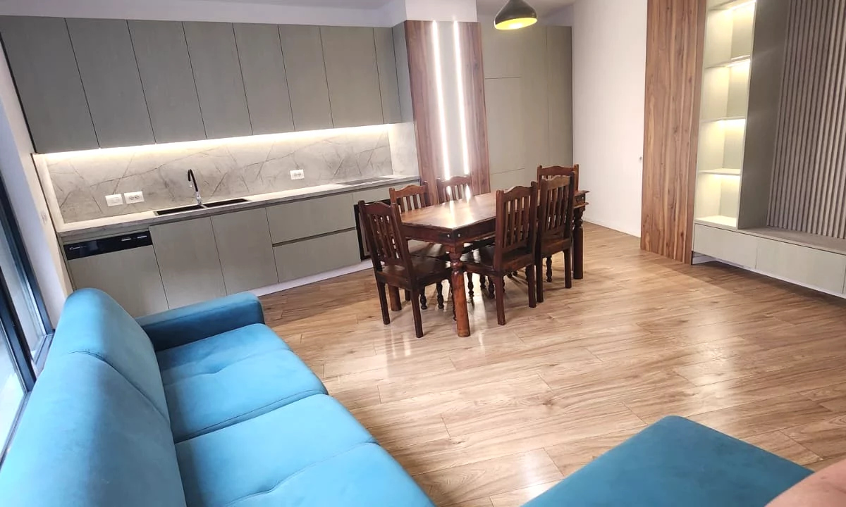 Shtepi me qera Apartament ne Tirane, 2+1, Mobilimi E mobiluar, Pagesa 850  Euro.