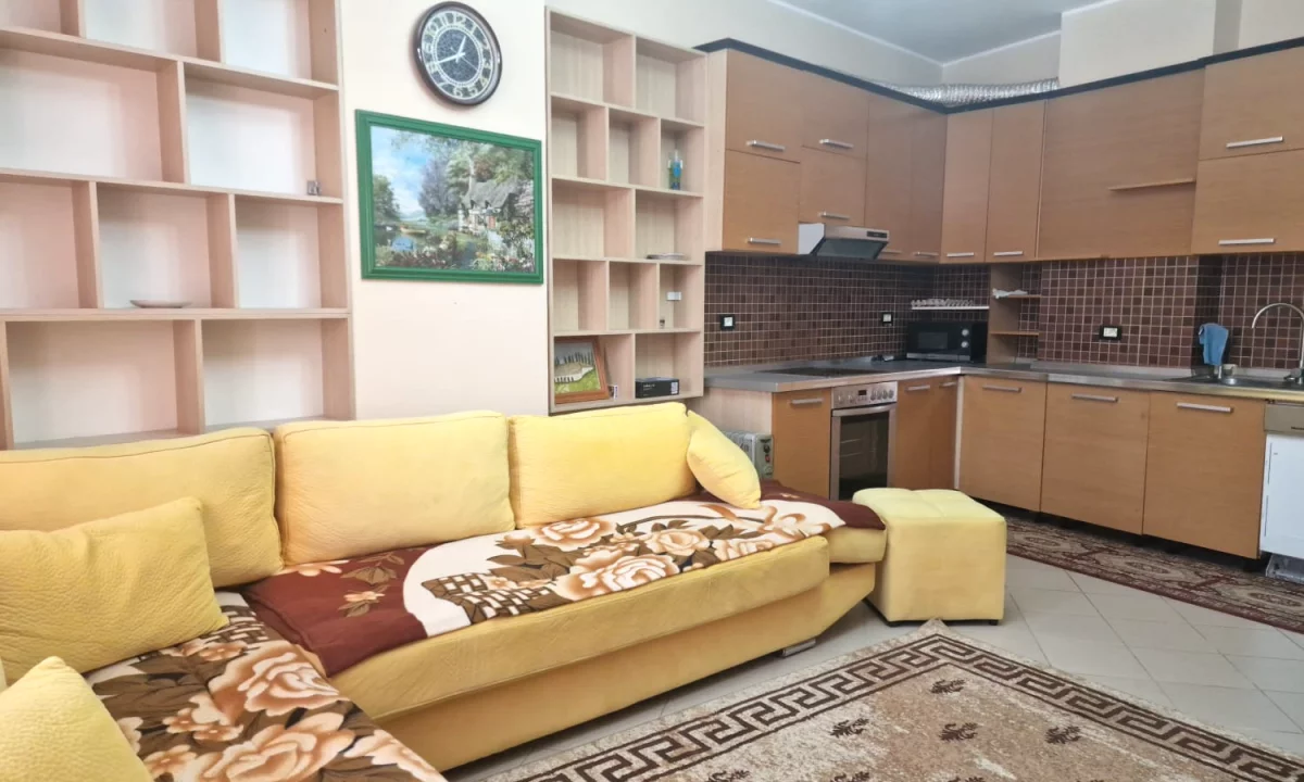 Shtepi me qera Apartament ne Tirane, 2+1, Mobilimi E mobiluar, Pagesa 42,000  Leke.