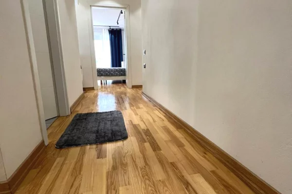 Shtepi me qera Apartament ne Tirane, 2+1, Mobilimi E mobiluar, Pagesa 1,000  Euro.