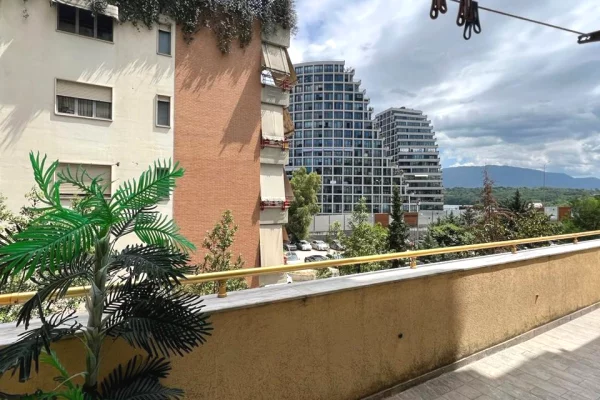 Shtepi me qera Apartament ne Tirane, 2+1, Mobilimi E mobiluar, Pagesa 1,000  Euro.