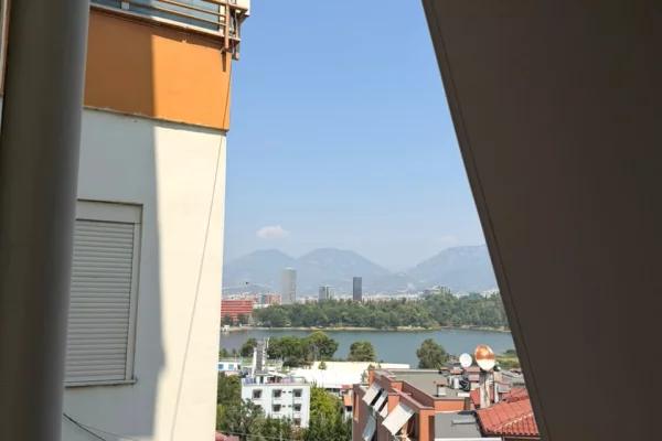 Shtepi ne shitje Apartament ne Tirane, 2+1, Mobilimi E mobiluar, Pagesa 207,000  Euro.