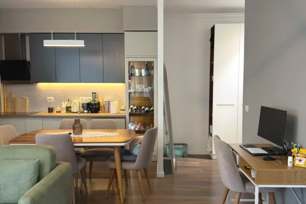 Shtepi ne shitje Apartament ne Tirane, 2+1, Mobilimi E mobiluar, Pagesa 207,000  Euro.