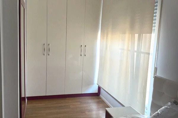 Shtepi me qera Apartament ne Tirane, 1+1, Mobilimi E mobiluar, Pagesa 500  Euro.
