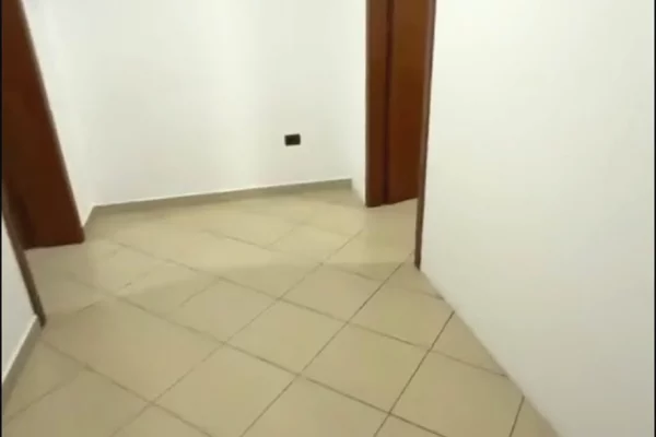 Shtepi me qera Apartament ne Tirane, 2+1, Mobilimi E mobiluar, Pagesa 45,000  Leke.