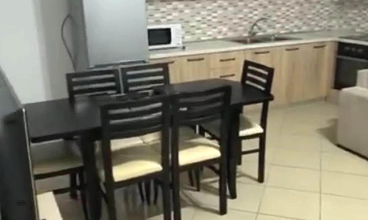 Shtepi me qera Apartament ne Tirane, 2+1, Mobilimi E mobiluar, Pagesa 45,000  Leke.