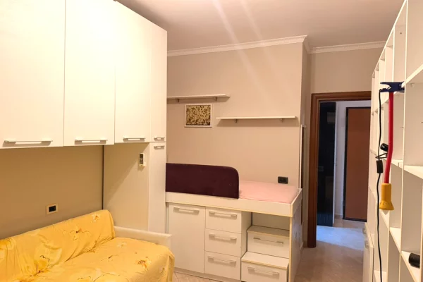 Shtepi me qera Apartament ne Tirane, 2+1, Mobilimi E mobiluar, Pagesa 55,000  Leke.