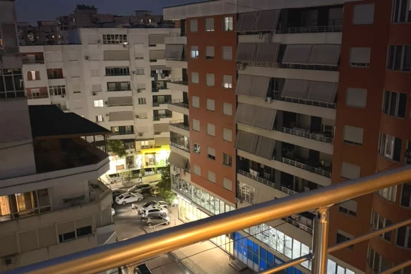Shtepi me qera Apartament ne Tirane, 2+1, Mobilimi E mobiluar, Pagesa 55,000  Leke.