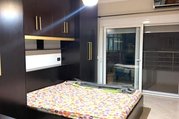 Shtepi me qera Apartament ne Tirane, 2+1, Mobilimi E mobiluar, Pagesa 55,000  Leke.