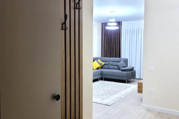 Shtepi me qera Apartament ne Tirane, 2+1, Mobilimi E mobiluar, Pagesa 1,200  Euro.