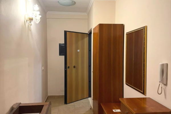 Shtepi me qera Apartament ne Tirane, 1+1, Mobilimi E mobiluar, Pagesa 50,000  Leke.