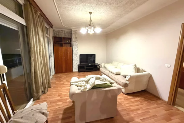 Shtepi me qera Apartament ne Tirane, 1+1, Mobilimi E mobiluar, Pagesa 50,000  Leke.