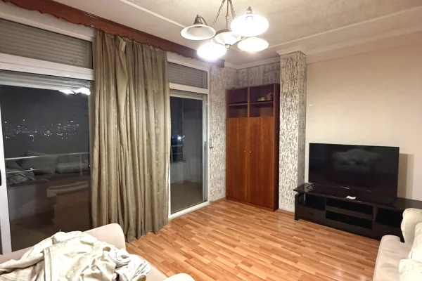 Shtepi me qera Apartament ne Tirane, 1+1, Mobilimi E mobiluar, Pagesa 50,000  Leke.