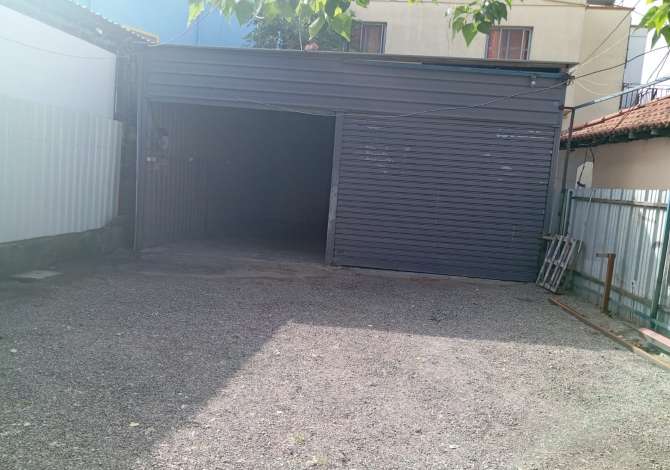 Jepet Ambient me Qera per servis makinash, Astir, ish Kastrati Unaza, Tirane - Sip 170 M2 !