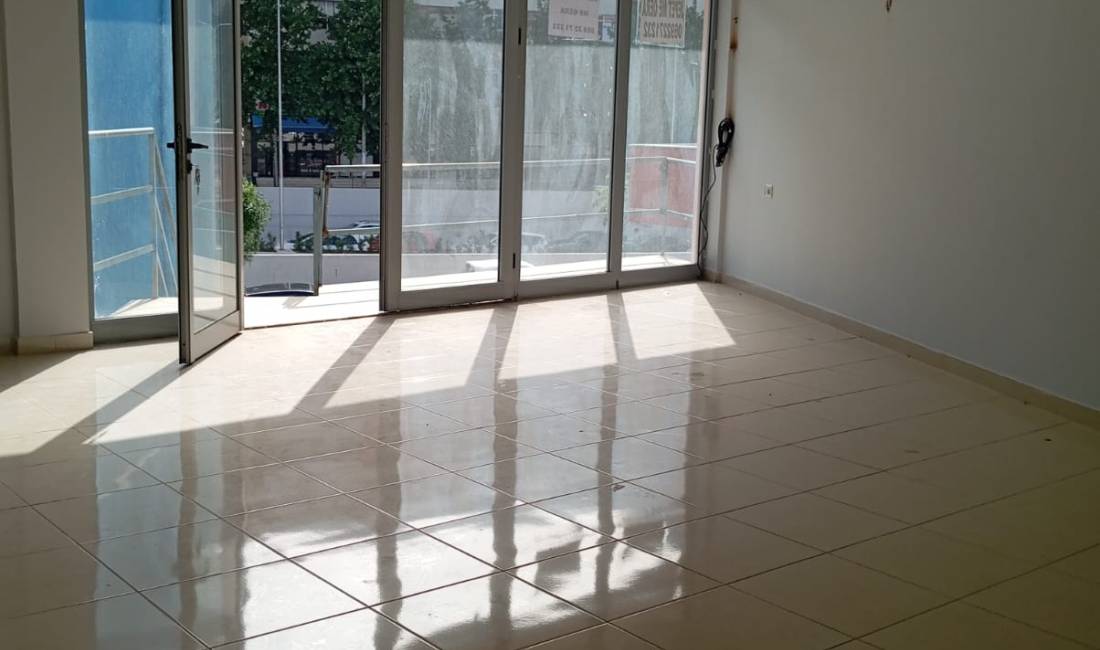 Jepet Ambient Komercial Me Qera, Astir, Ish Kastrati Unaza, Tirane - 40 M2 !