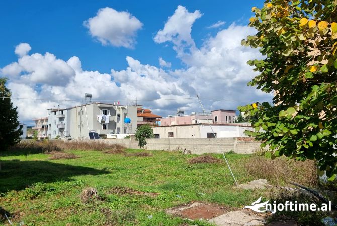 OKAZION! SHITET TOKE + 2 VILA NE ZONEN E KOMBINATIT