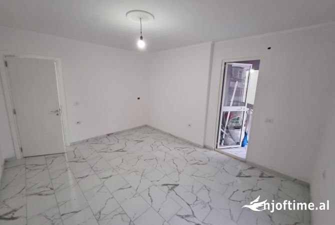 Apartment for sale in Tirana 1+1, Emty