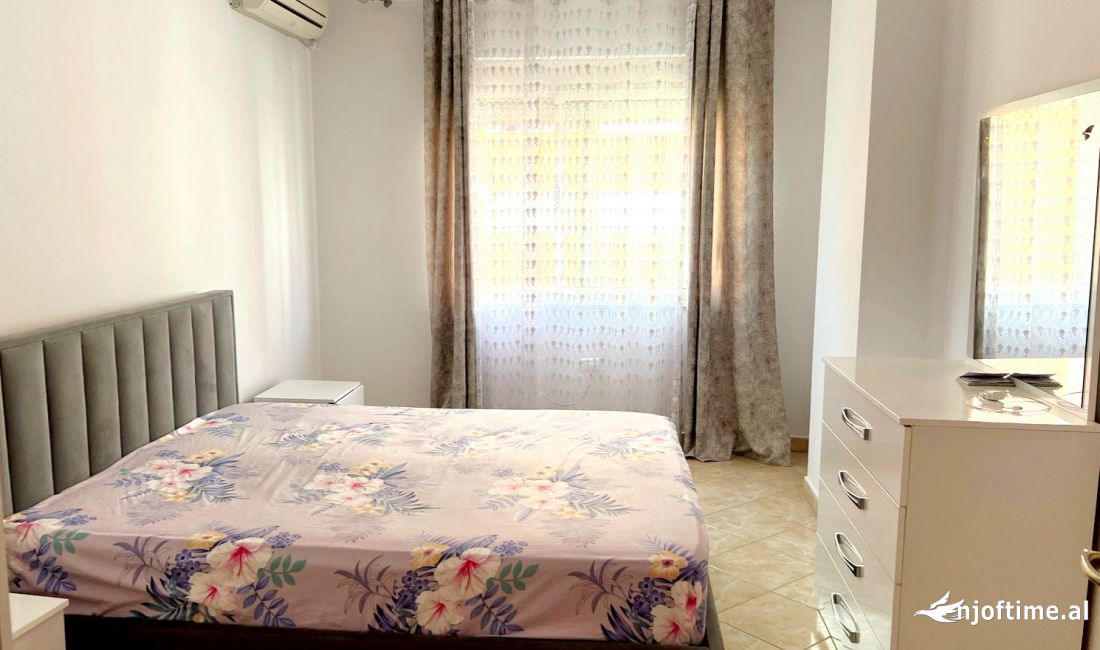 Shtepi me qera Apartament ne Tirane, 2+1, Mobilimi E mobiluar, Pagesa 450  Euro.