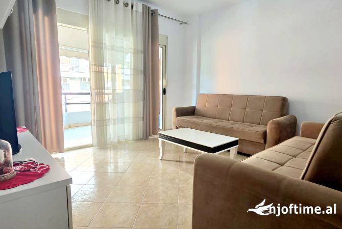 Shtepi me qera Apartament ne Tirane, 2+1, Mobilimi E mobiluar, Pagesa 450  Euro.