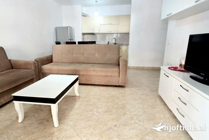 Shtepi me qera Apartament ne Tirane, 2+1, Mobilimi E mobiluar, Pagesa 450  Euro.
