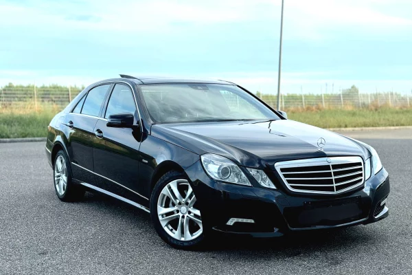 Makina ne shitje ne Tirane - 9,300 Euro