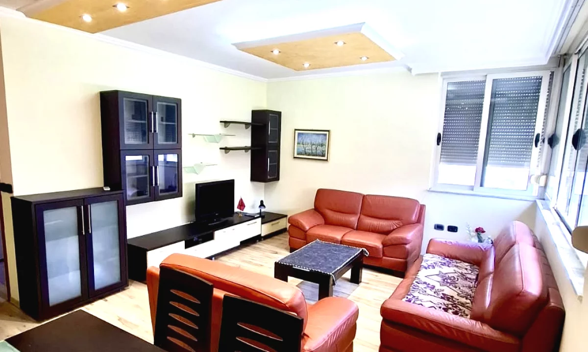 Shtepi me qera Apartament ne Tirane, 2+1, Mobilimi E mobiluar, Pagesa 85,000  Leke.