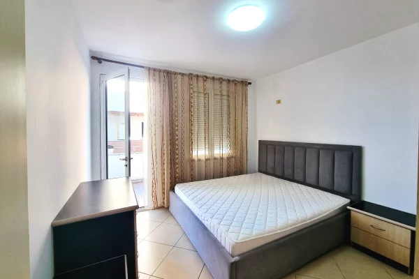 Shtepi me qera Apartament ne Tirane, 2+1, Mobilimi E mobiluar, Pagesa 55,000  Leke.