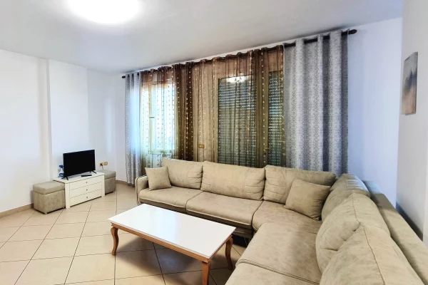 Shtepi me qera 2+1 ne Tirane - 55,000 Leke