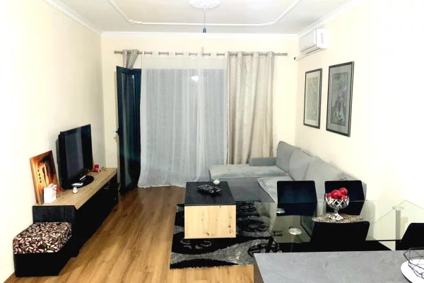 SUPER APARTAMENT ME QERA TEK GREEN CITY