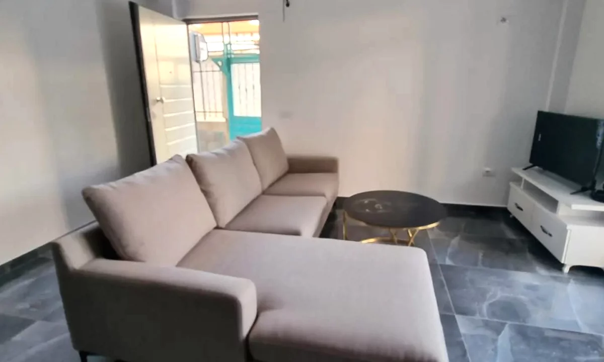 Appartamento in affitto a Tirana 1+1, Arredato