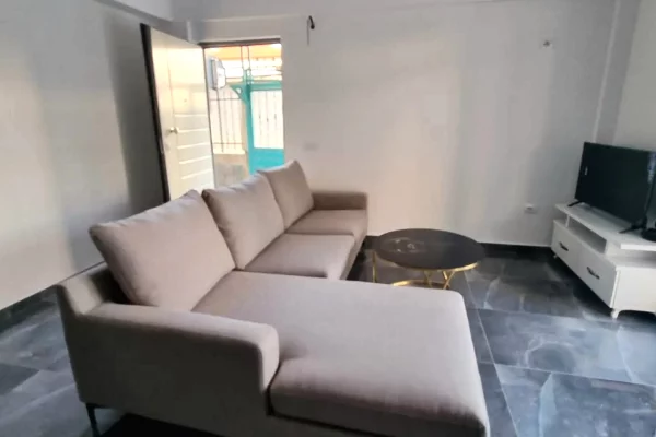 APARTAMENT ME QERA NE ASTIR