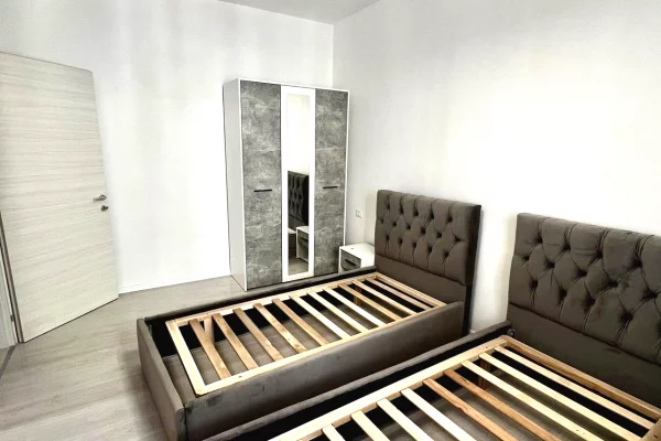 Shtepi me qera Apartament ne Tirane, 2+1, Mobilimi E mobiluar, Pagesa 75,000  Leke.