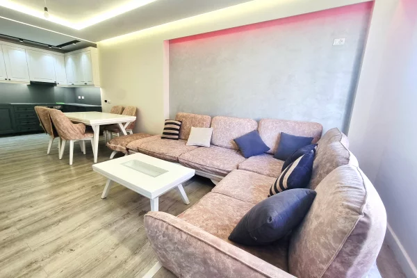 Shtepi ne shitje Apartament ne Tirane, 3+1, Mobilimi E mobiluar, Pagesa 205,000  Euro.