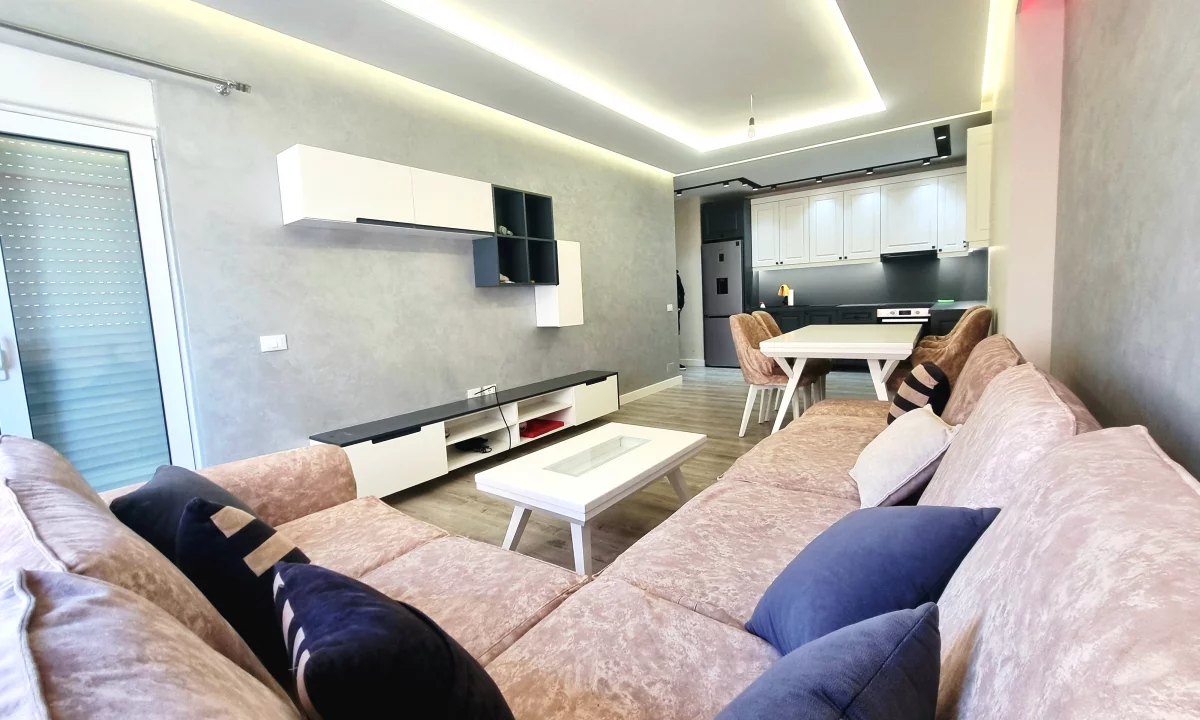 Shtepi ne shitje Apartament ne Tirane, 3+1, Mobilimi E mobiluar, Pagesa 205,000  Euro.
