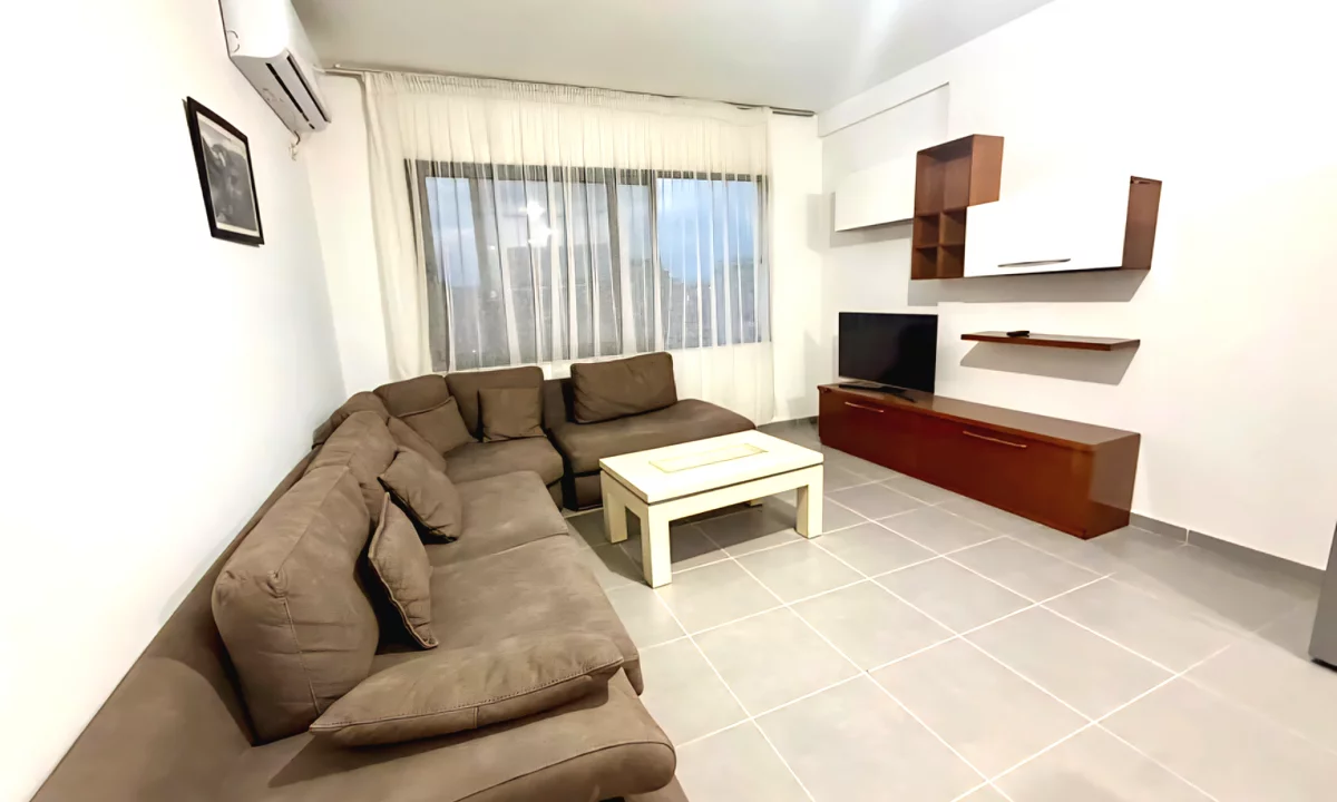 Shtepi me qera Apartament ne Tirane, 2+1, Mobilimi E mobiluar, Pagesa 550  Euro.
