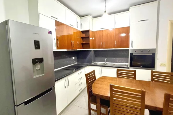 Shtepi me qera Apartament ne Tirane, 2+1, Mobilimi E mobiluar, Pagesa 550  Euro.